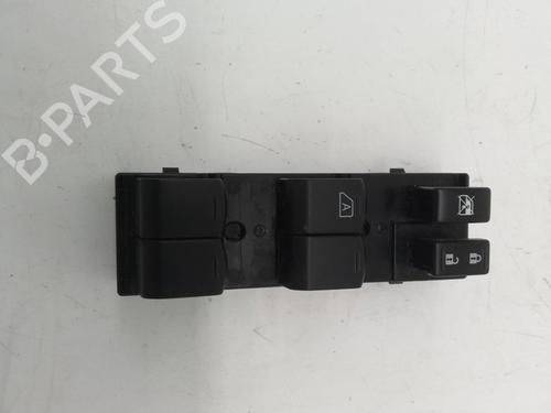 Left front window switch NISSAN NOTE (E12) 1.2 DIG-S (98 hp) 8677681