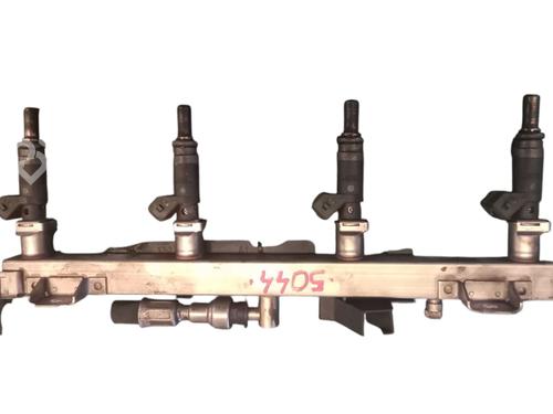 Used Injection rail BMW 3 Compact (E46) 318 ti (143 hp) 30696182