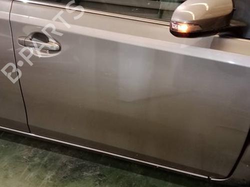 Porta frente direita TOYOTA AURIS (_E18_) [2012-2019]  31321881