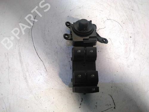 Used Left front window switch CHEVROLET ORLANDO (J309) [2010-2025]  10252008