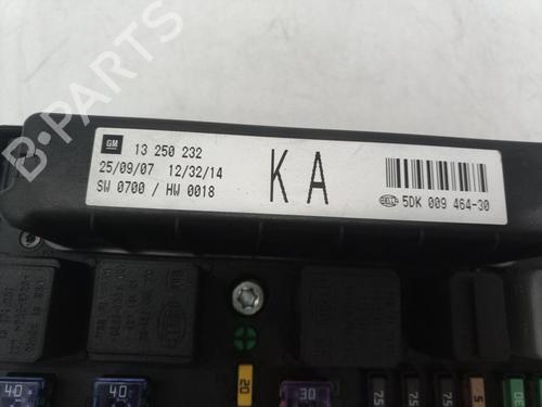 Fuse box OPEL ZAFIRA / ZAFIRA FAMILY B (A05)  | BP24527986E1 