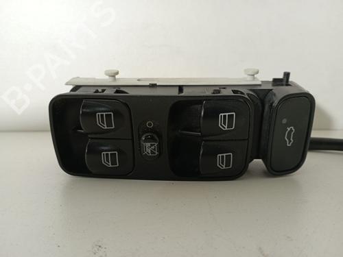 Venstre fortil elrude kontakt Venstre fortil elrude kontakt MERCEDES-BENZ CLK Convertible (A209) CLK 320 (209.465) (218 hp) 33982832 33982832