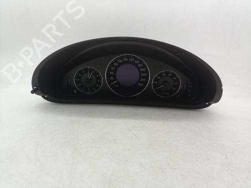 Used Instrument cluster MERCEDES-BENZ CLK Convertible (A209) CLK 320 (209.465) (218 hp) 32374753