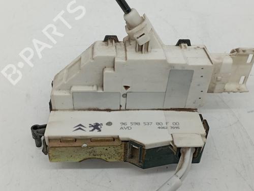Serrure avant droite PEUGEOT 407 (6D_) 2.0 (6DRFNB, 6DRFNE) (136 hp) 17153591