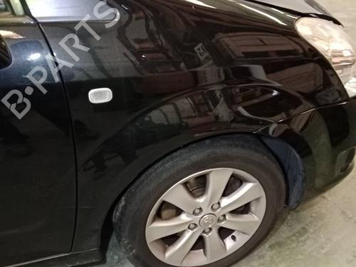 Used Right front fenders TOYOTA COROLLA Verso (ZER_, ZZE12_, R1_) 2.2 D-4D (AUR10_, AUR10R) (136 hp) 24124276