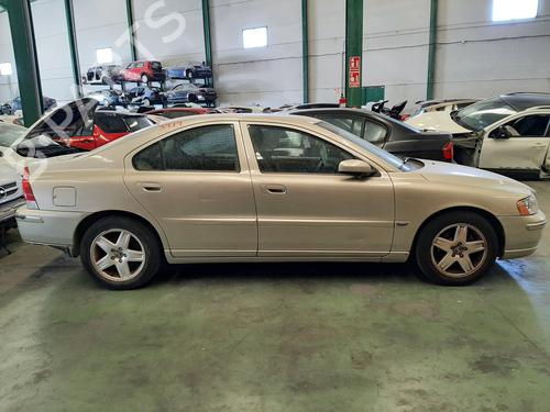 Fuse box VOLVO S60 I (384)  | BP17956046E1