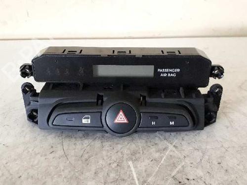 Used Warning switch HYUNDAI ix20 (JC) 1.6 (125 hp) 3650310