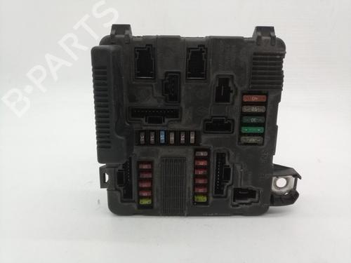 Used Fuse box RENAULT SCÉNIC II (JM0/1_) [2003-2010]  20220637