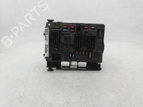 Used Fuse box Fuse box 37801774 37801774