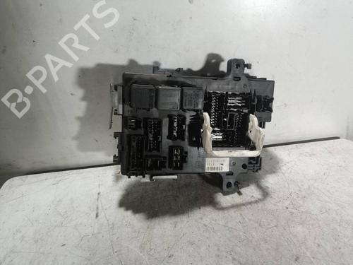 Sikringsdåse NISSAN PRIMERA Hatchback (P11) 2.0 16V (140 hp) 7350829