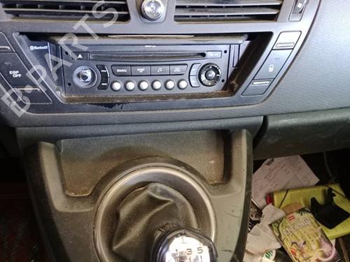 Fuse box CITROËN C4 Picasso I MPV (UD_)  | BP24139638E1 