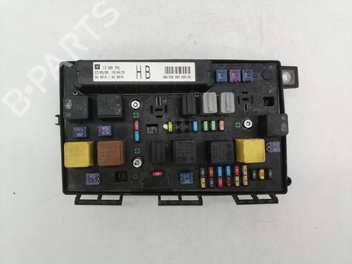 Sikringsdåse OPEL ZAFIRA / ZAFIRA FAMILY B (A05) [2005-2019]  31148670