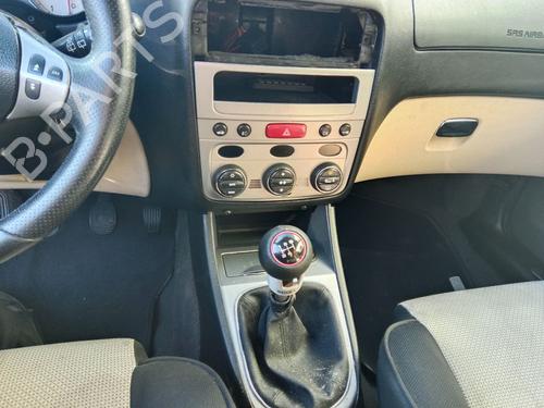 Left taillight ALFA ROMEO 147 (937_) 2.0 16V T.SPARK (937.AXA1, 937.AXC1, 937.BXC1) | BP32188227C34