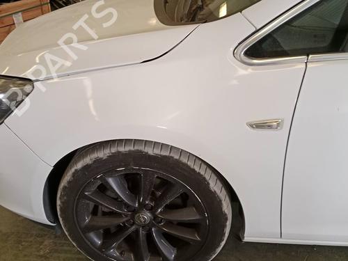 Used Left front fenders OPEL ASTRA J (P10) 1.7 CDTI (68) (125 hp) 28596016