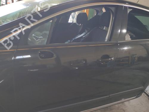 Used Left front door PEUGEOT 3008 II SUV (MC_, MR_, MJ_, M4_) [2016-2025]  17064556