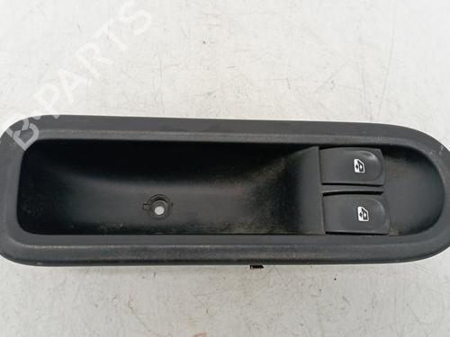Used Left front window switch RENAULT CLIO III (BR0/1, CR0/1) 1.5 dCi (C/BR0G, C/BR1G) (68 hp) 28670953