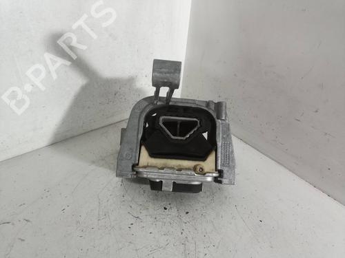 Used Engine mount VW TOURAN (5T1) [2015-2025]  18465152