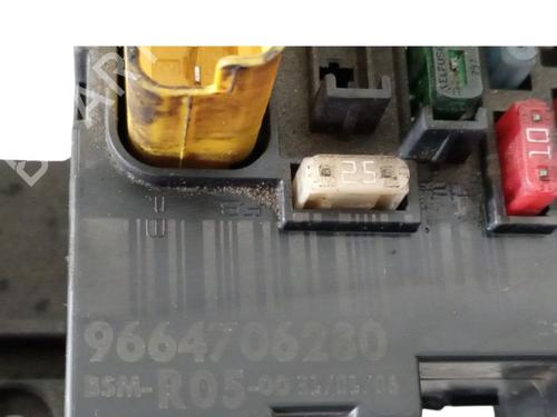 Fuse box PEUGEOT 308 I (4A_, 4C_) | BP31147405E1