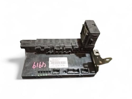 Used Fuse box MERCEDES-BENZ CLK Convertible (A209) CLK 320 (209.465) (218 hp) 32374741