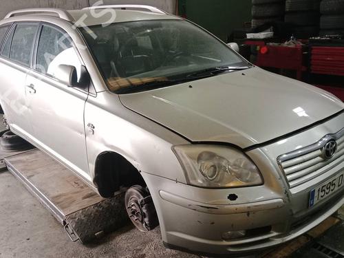 Brugte TOYOTA AVENSIS Saloon (_T25_)  2.0 D-4D (CDT250_, CDT250R)  4638032