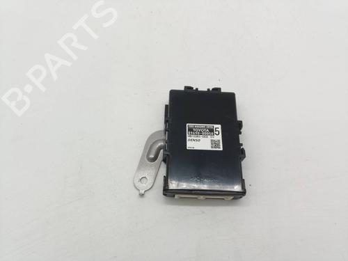 Used Electronic module TOYOTA YARIS (_P13_) [2010-2020]  13812202