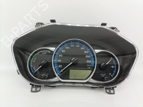 Used Instrument cluster TOYOTA YARIS (_P13_) 1.5 Hybrid (NHP130_, NHP130) (101 hp) 10252300