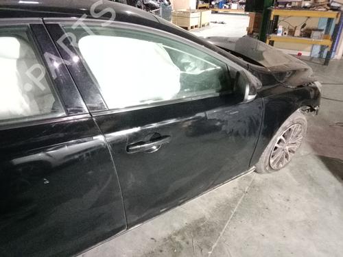 Porte avant droite VOLVO V40 Hatchback (525) D2 (120 hp) 31881961