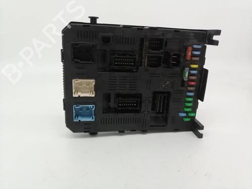 Used Fuse box Fuse box 8273104 8273104