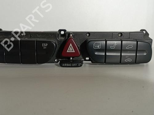 Used Warning switch MERCEDES-BENZ CLK Convertible (A209) CLK 320 (209.465) (218 hp) 32724509