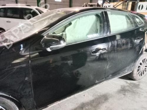 Used Left front door VOLVO V40 Hatchback (525) D2 (120 hp) 31881959