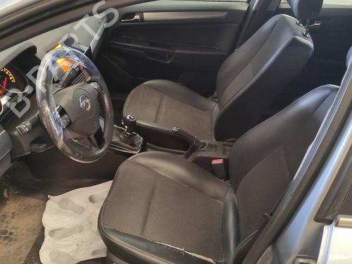 Fuse box OPEL ASTRA H (A04) | BP18096263E1