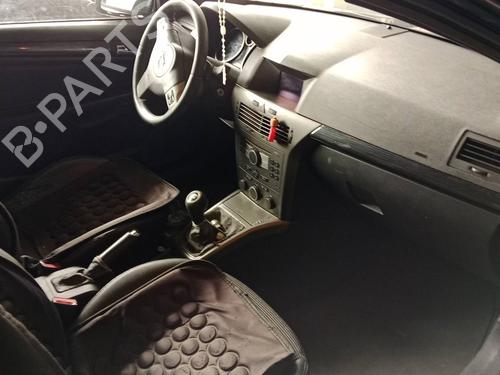 Fuse box OPEL ASTRA H GTC (A04) | BP30143305E1