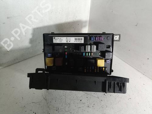 Boîte à Fusibles OPEL ASTRA H (A04) [2004-2014]  18096264