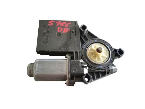 right-front-window-motor-vw-touran-1t3-2010-2011-2012-2013-2014-2015-2016-38592078 main image