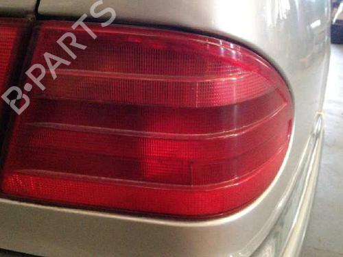 Højre baglygte MERCEDES-BENZ E-CLASS (W210) [1995-2003]  6138302