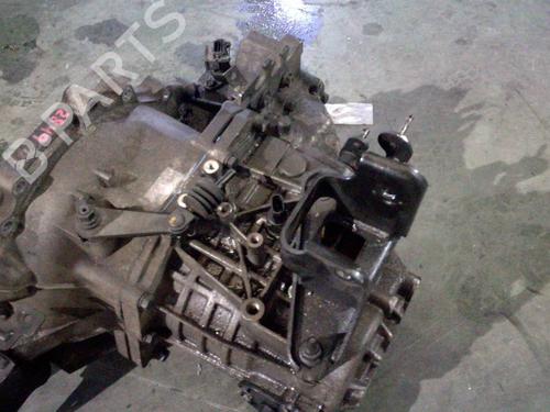 Gearbox HYUNDAI ELANTRA III Saloon (XD)  | BP6611796M3 