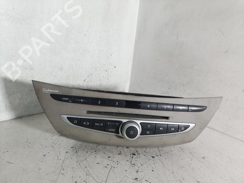 Used Radio RENAULT LAGUNA III (BT0/1) [2007-2015]  19422914