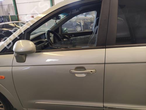 Used Left front door SSANGYONG RODIUS I [2005-2025]  12994362