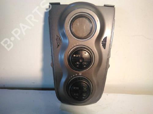 Used Climate control TOYOTA YARIS (_P9_) 1.3 VVT-i (NCP90_, NCP90R) (86 hp) 5673228