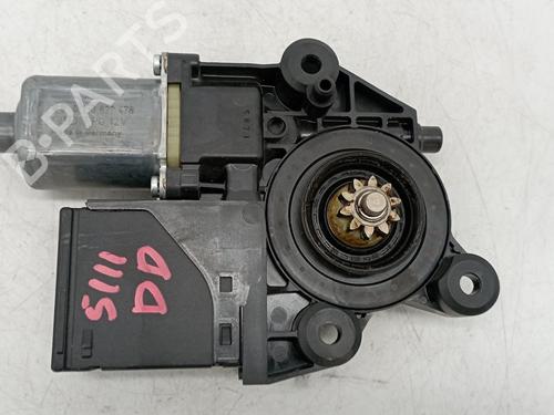 Fensterhebermotor vorne rechts für RENAULT MEGANE III Hatchback (BZ0/1_, B3_) 1.5 dCi (BZ09, BZ0D, BZ1W, BZ29, BZ14) (110 hp) 28805775