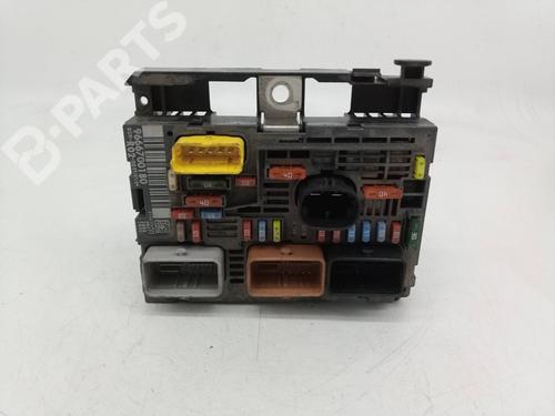 Used Fuse box Fuse box CITROËN C5 III (RD_) 2.0 HDi 140 (RDRHF8, RDRHFA, RDRHA8, RDRHAJ) (140 hp) 10627611 10627611