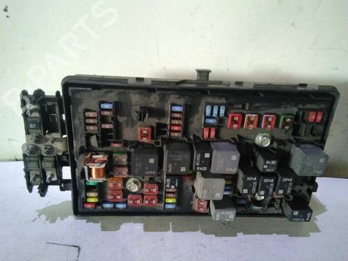 Used Fuse box Fuse box 9516388 9516388