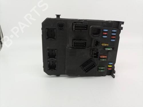 Used Fuse box PEUGEOT 206 Hatchback (2A/C) 1.4 LPG (75 hp) 8212046
