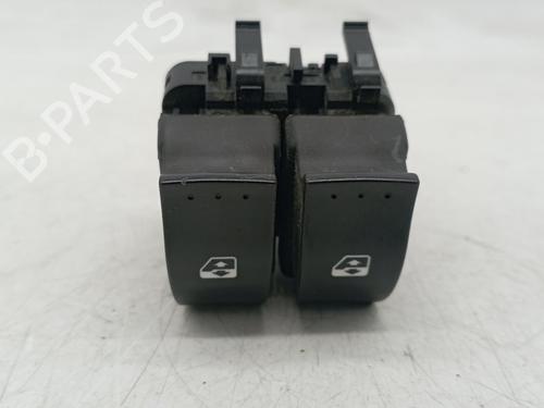 Used Left front window switch NISSAN PRIMASTAR Van (X83) [2002-2025]  20717674
