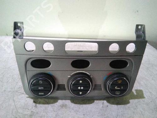 Used Climate control Climate control 4734541 4734541