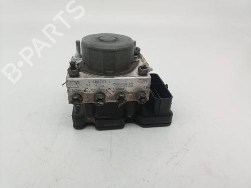 Used ABS pump RENAULT KANGOO / GRAND KANGOO II (KW0/1_) 1.5 dCi 95 (KW16) (95 hp) 8384251