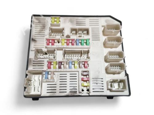 Sikringsdåse RENAULT MEGANE III Hatchback (BZ0/1_, B3_) 1.6 16V (BZ1B, BZ1H) (110 hp) 32348723