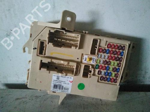 Fuse box HYUNDAI i30 (GD)  | BP4682761E1 