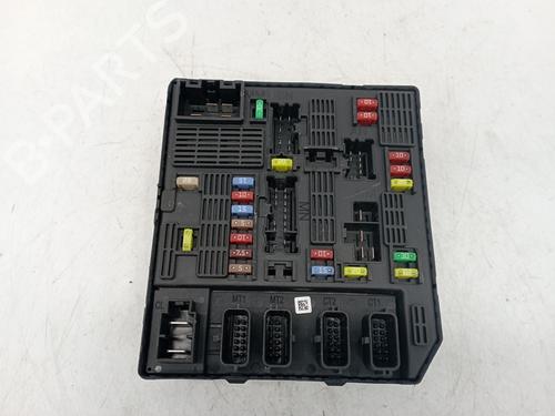 Used Fuse box Fuse box 33456093 33456093