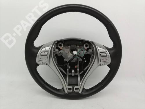 steering-wheel-nissan-pulsar-hatchback-c13-12-dig-t-342207708-2014-9769572 main image